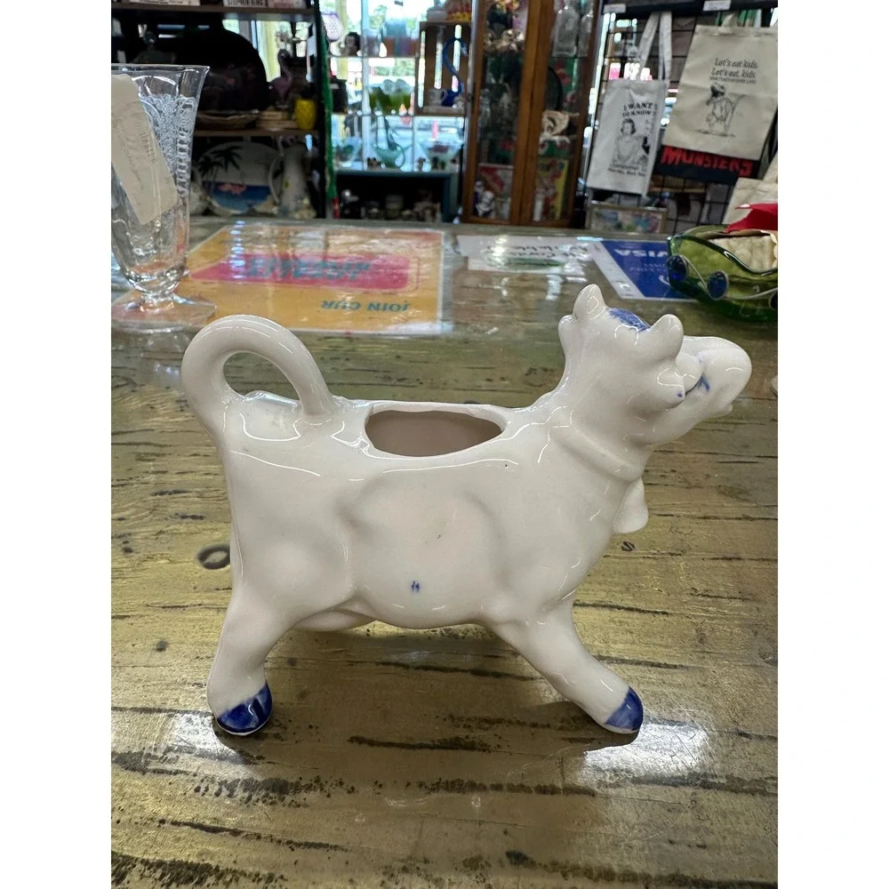 Vintage Hershey Park Souvenir Cow Creamer